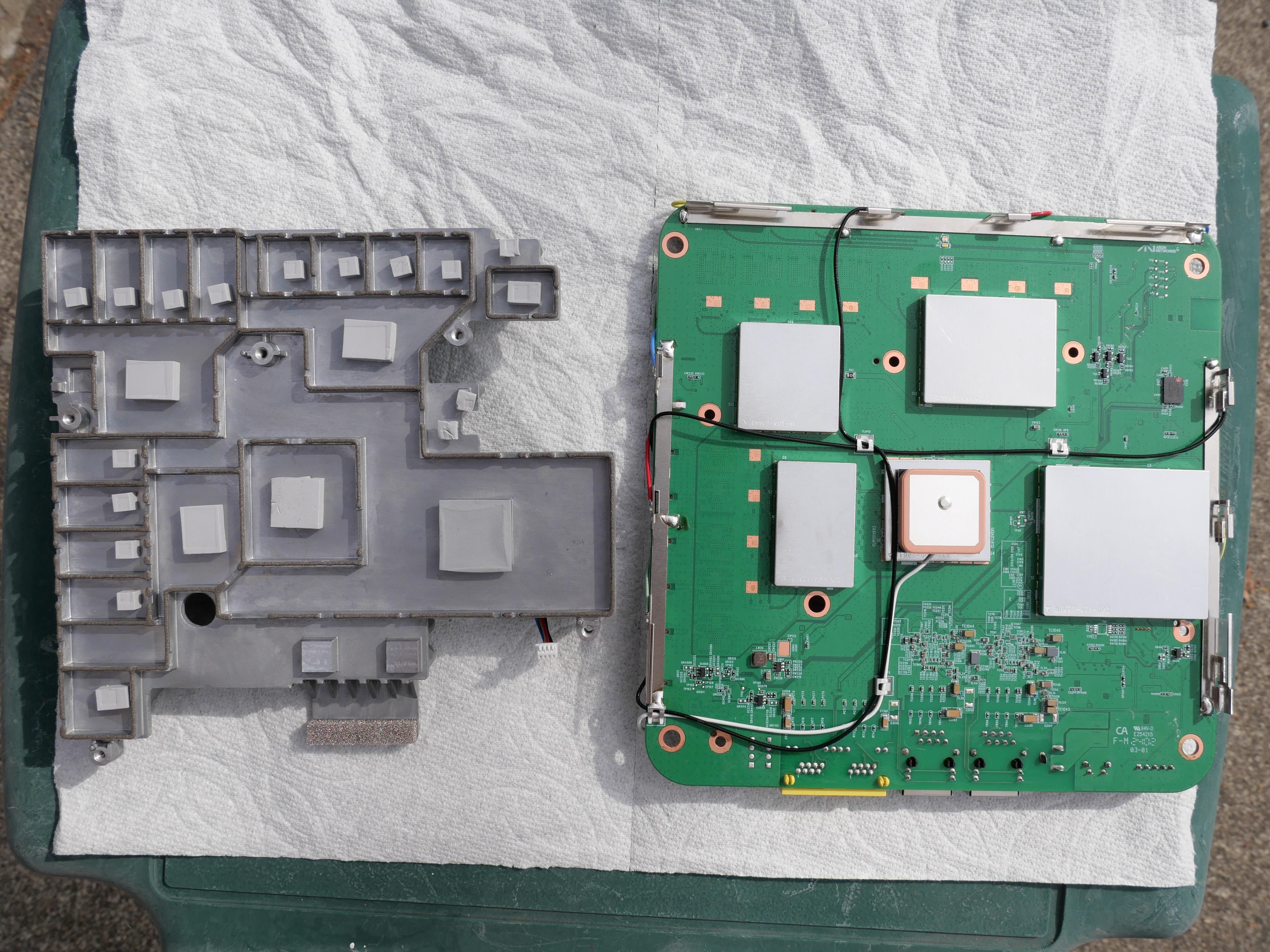 Bottom view of Quantum Fiber W1700K access point.